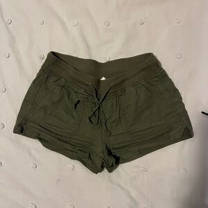 Heritage Dark Green Women's Cargo Shorts